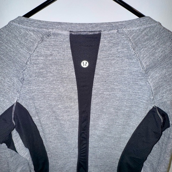 Lululemon Full Tilt Gray and Black Long Sleeve Top - Picture 9 of 10